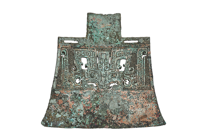 Ceremonial Yue-type axe (13th century BC, Shang dynasty).