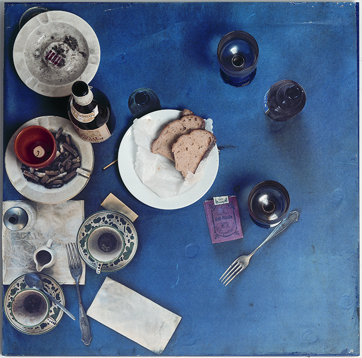 Tableau Piège, Restaurant Spoerri (1972), Daniel Spoerri. Bündner Kunstmuseum Chur.