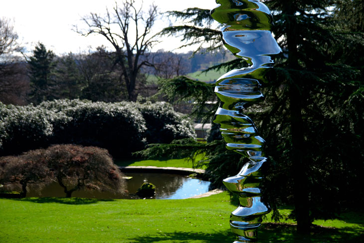 Elliptical Column (2016), Tony Cragg. Photo: Ned Carter Miles