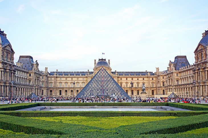 The Louvre. Photo: Dennis Jarvis/Wikimedia Commons