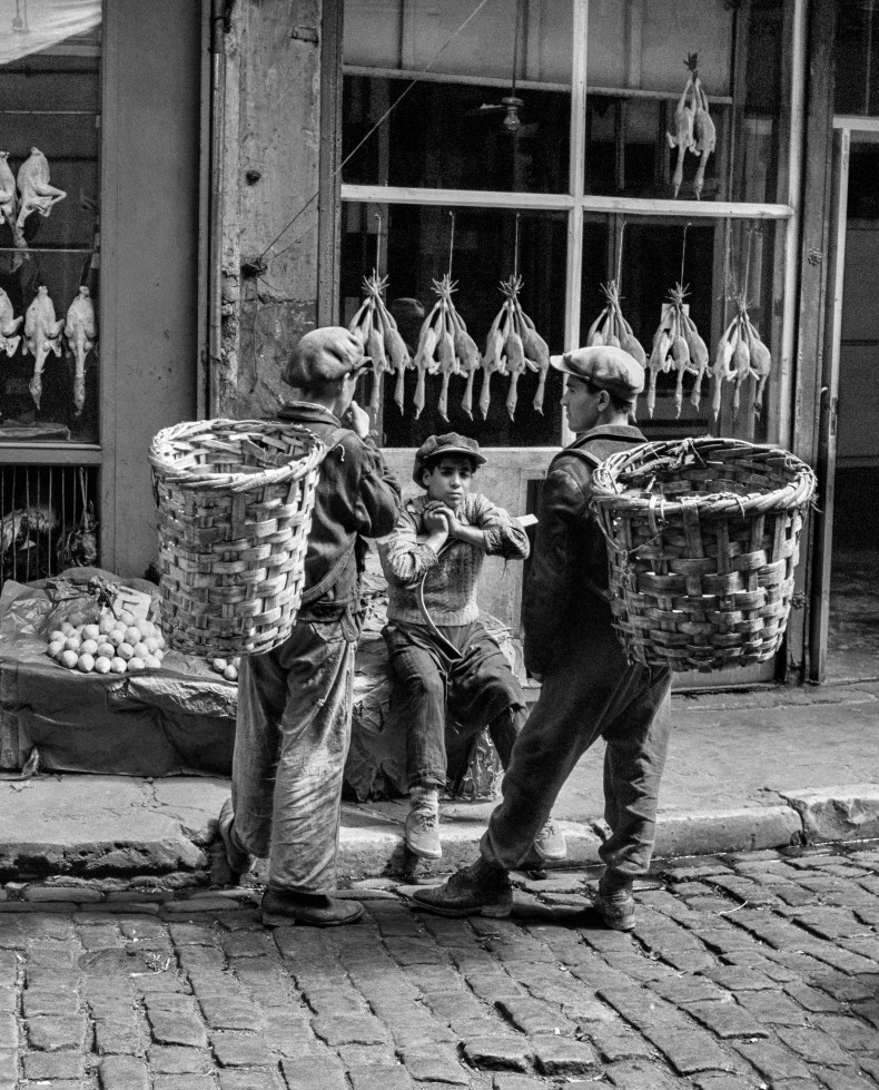 Beyoglu fish market, Istanbul, 1954, Ara Güler. Courtesy Ara Güler Museum