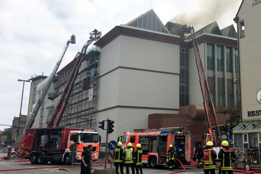 Firefighters at the Museum für Moderne Kunst Frankfurt am Main on 29 July 2019.