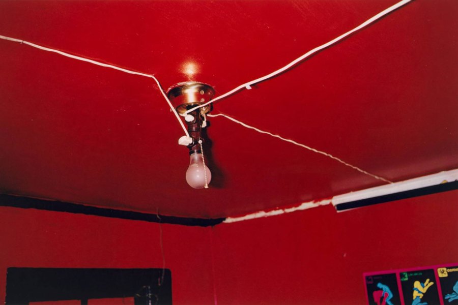 Greenwood, Mississippi (1973), William Eggleston. Museum of Modern Art, New York. © 2020 Eggleston Artistic Trust