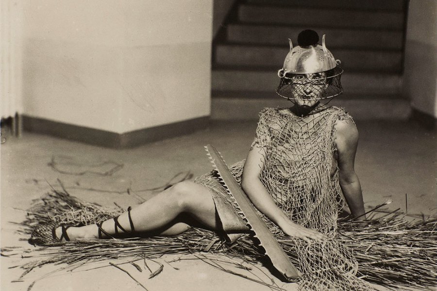 Bal au château des Noailles (c. 1929), Man Ray. Photo: © Centre Pompidou, MNAM-CCI, dist. Rmn-Grand Palais/Guy Carrard; © Man Ray 2015 Trust/Adagp, Paris 2020