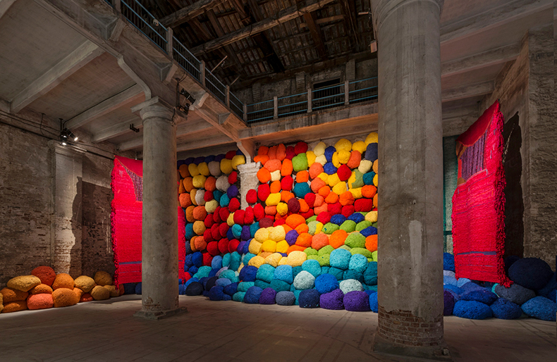 Beyond Chromatic Lands (c.2016 – 17) Sheila Hicks. Photo: © Andrea Avezzù