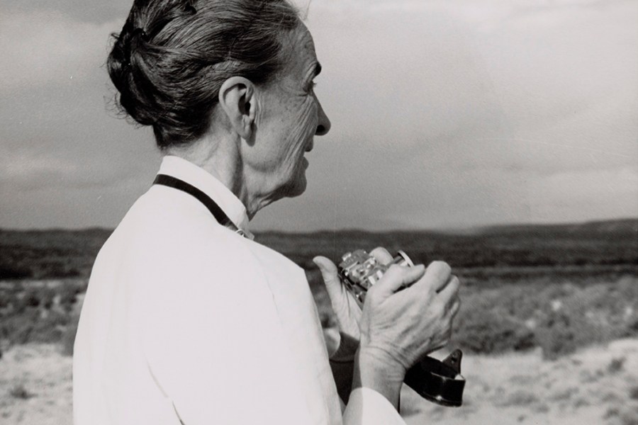 Georgia O'Keeffe with Camera (1958), Todd Webb. © Todd Webb Archive, USA